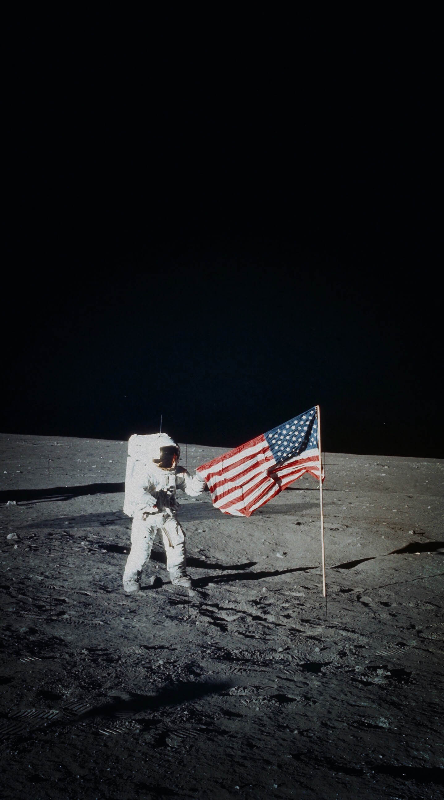 Размещение флага США на Луне